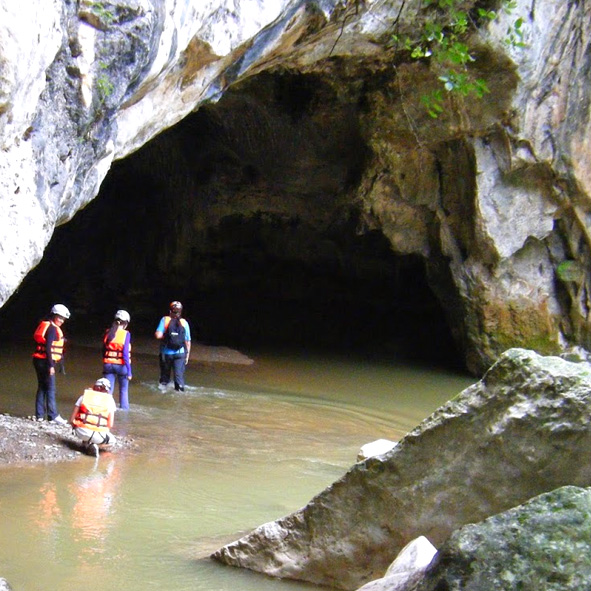 Practicar Espeleología en las cavernas de Querétaro